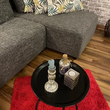 Apartment Grandmas *